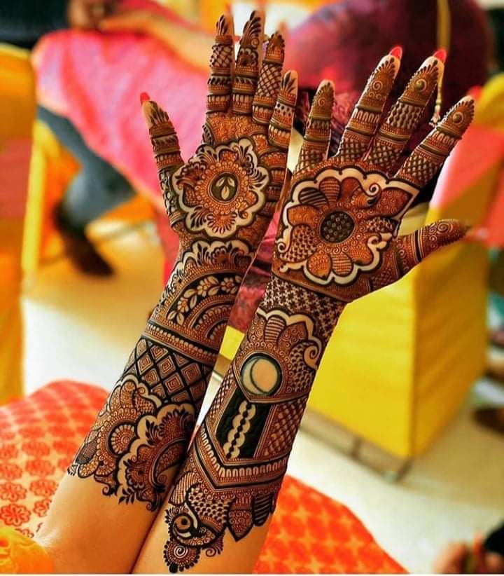 Top Mehndi Artist of Lucknow